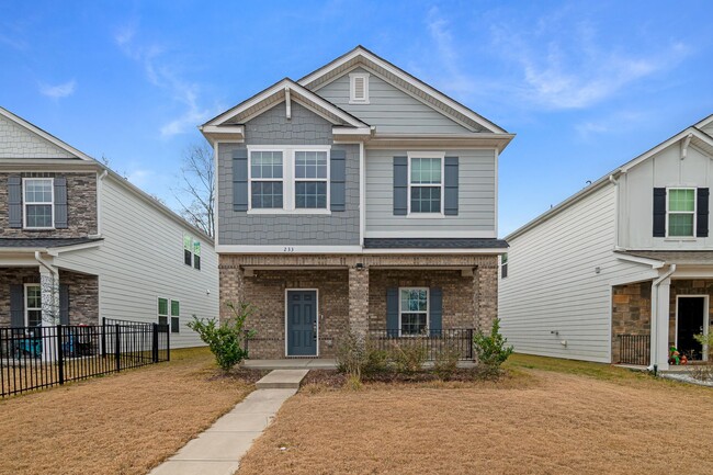 Building Photo - Warm & Welcoming Home in the Heart of Pineville!