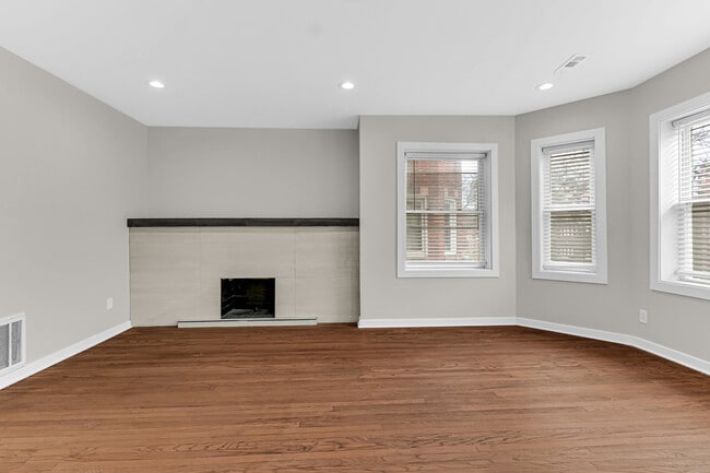 Photo - 8042 S Champlain Ave