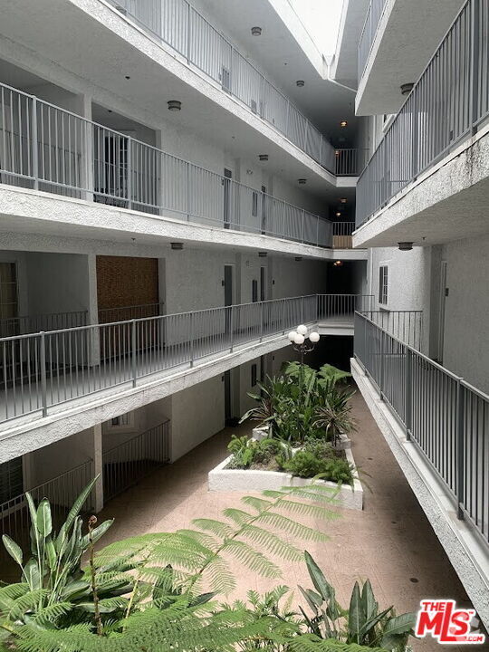Building Photo - 4401 Sepulveda Blvd Unit 207 Rental
