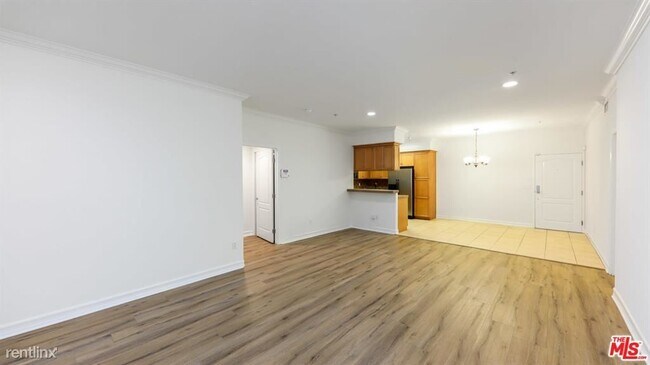 Photo - 2335-2335 S Bentley Ave Condo Unit # 103