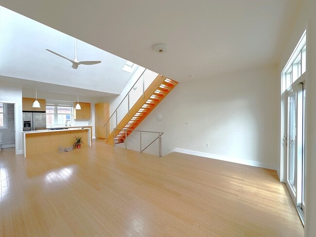 Photo - 6 Beacon St