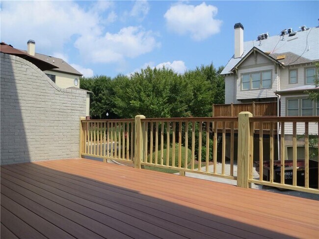 Photo - 131 W Ridge Way