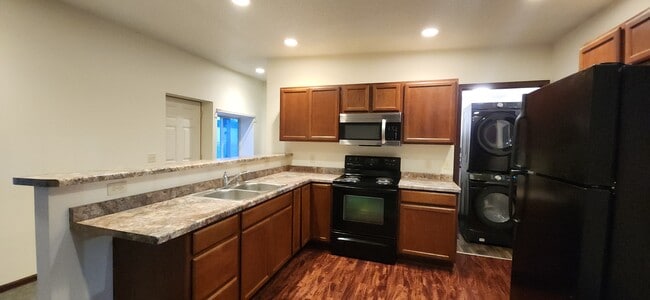 Building Photo - 1624 West Ave S Unit 1624