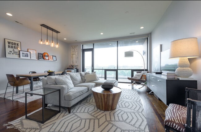 Photo - 2503 N Milwaukee Ave Condo Unit 4N