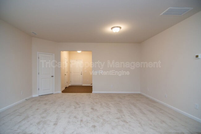 Photo - 415 White Oak Ridge Dr