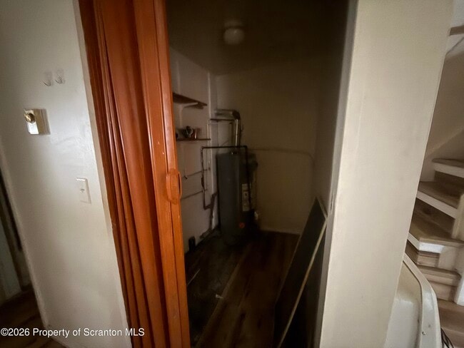 Photo - 307 School St