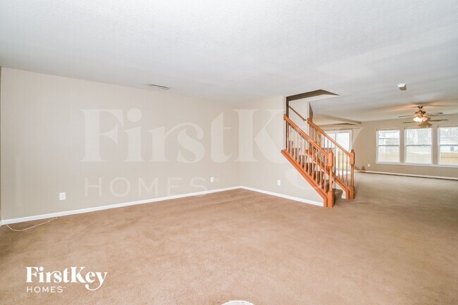 Photo - 8018 Gathering Ln