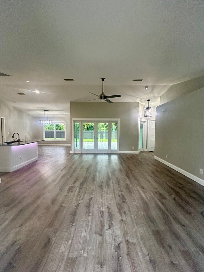 Photo - 5725 Gallopo Rd