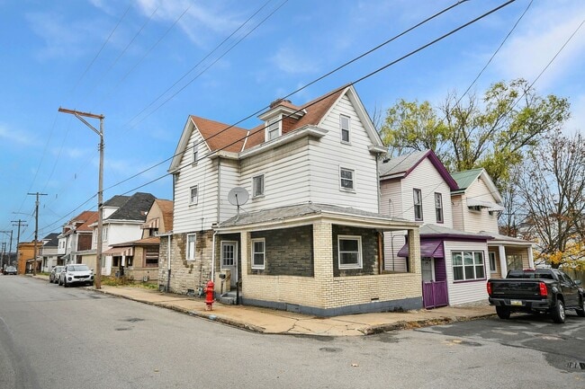 Photo - 4 Bedroom Home Available Now! Section 8 Considered!!