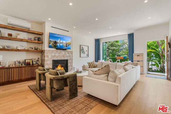 Photo - 16 Voyage St