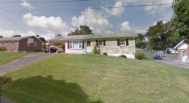 Building Photo - 5631 Rolling Hills Dr