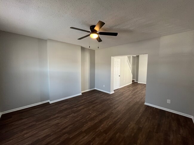 Photo - 581-583 E Starr Ave