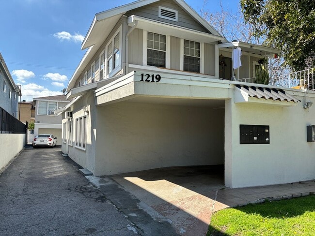 Photo - Lake St, 1219