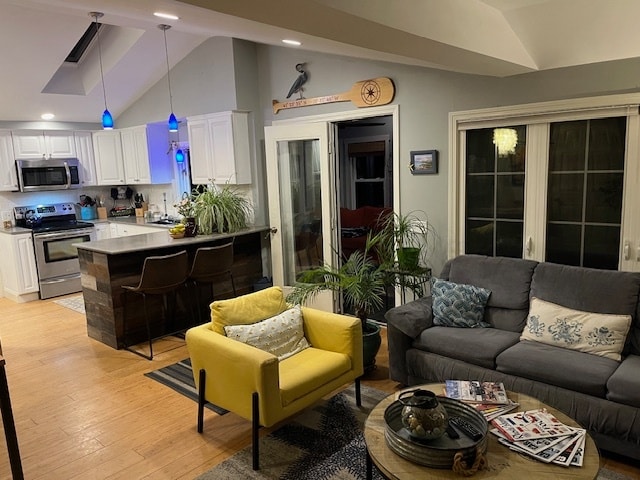 Mirando hacia la cocina - 24 Westside Rd