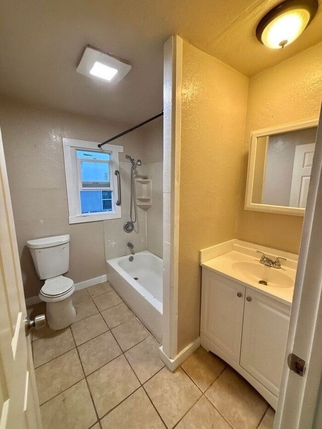 Photo - Great 2 Bed 1 Bath House in Richmond -- AVAILABLE NOW!