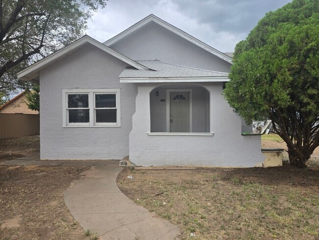 Building Photo - 312 S Avenue B Rental