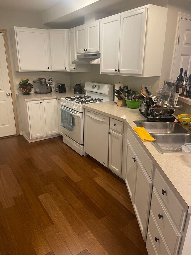 Photo - Serene & Charming 3 bedroom Home for Rent ...