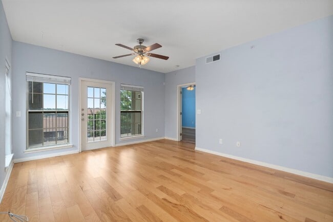 Building Photo - 6810 Deatonhill Dr Unit 1