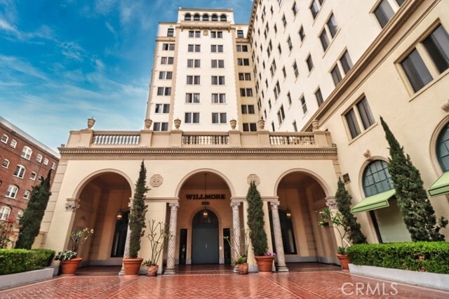 Building Photo - 315 W 3rd St Unit 1006