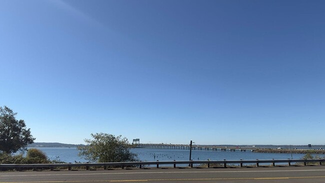 Photo - 627 W Marine Dr