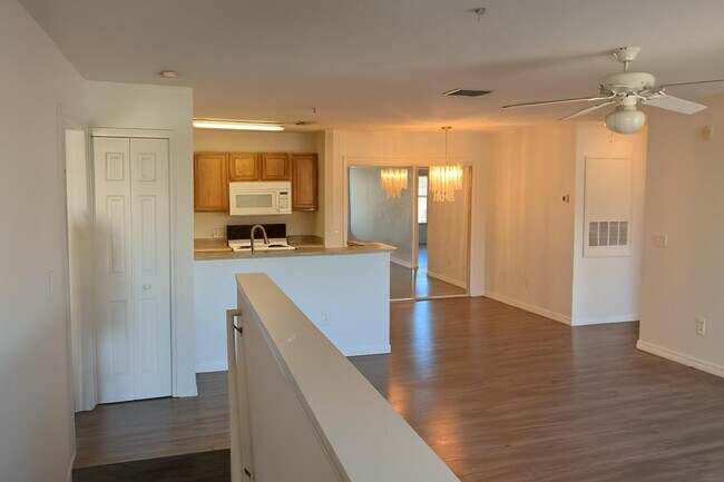 Photo - 4850 51st St W