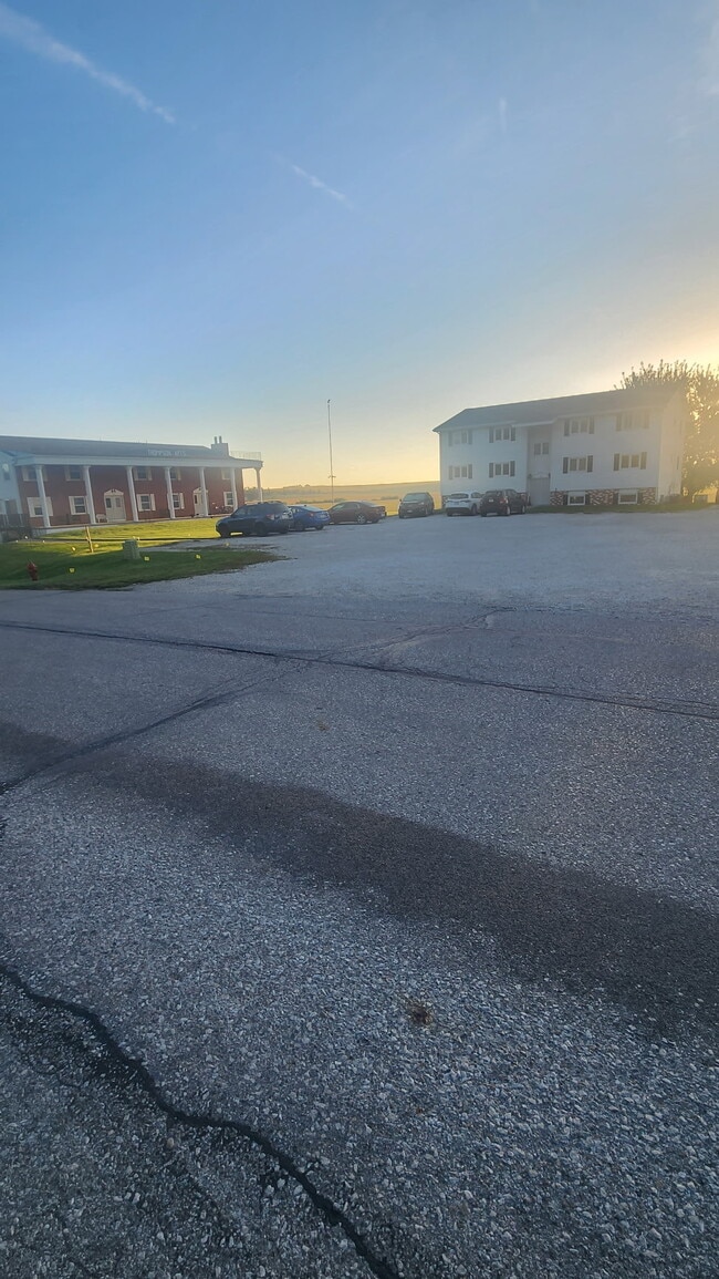 Photo - Thompson Apartments