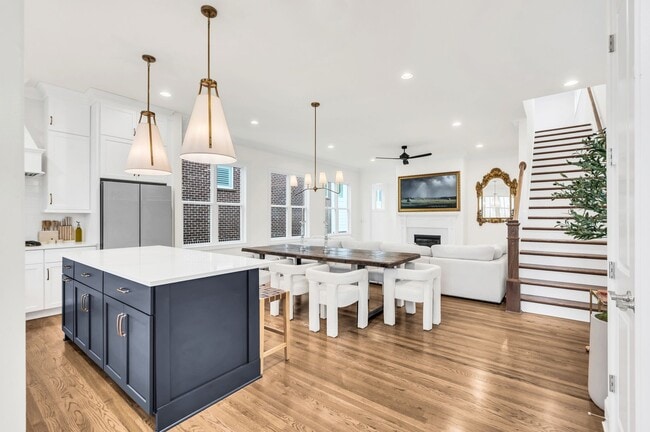 Photo - 6007 Camberley St