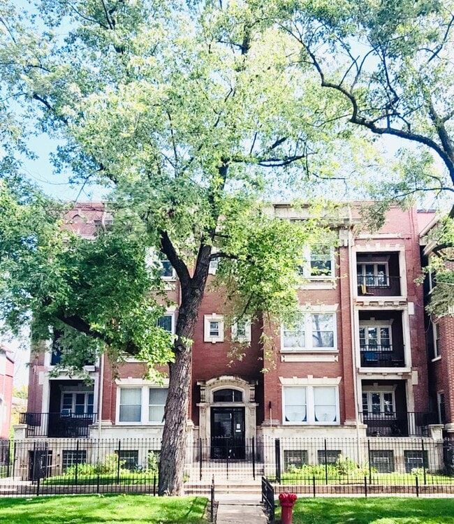 Building Photo - 5233 S Michigan Ave