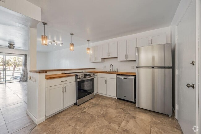 Building Photo - 22605 SW 66th Ave Unit 206 Rental