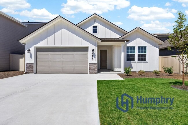 Building Photo - Beautiful home minutes from Costco