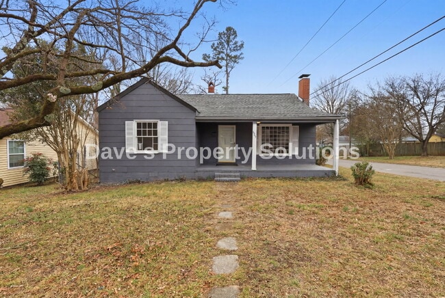 Building Photo - Beautifully updated and ready for its new tenants!