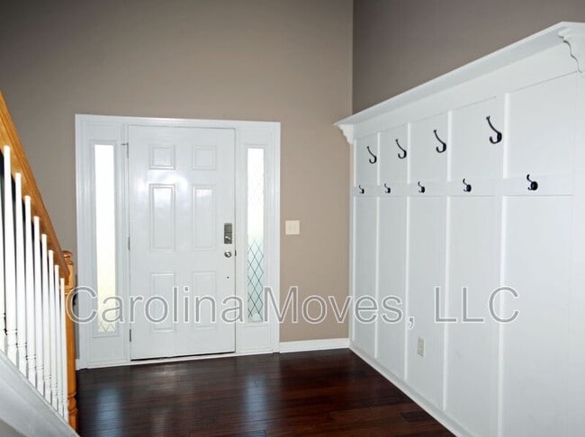 Photo - 689 Flintrock Dr