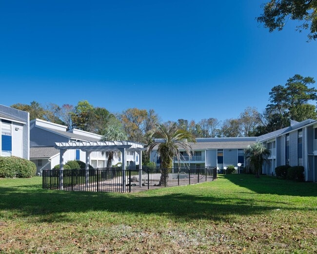 Cross Creek Apartments For Rent in Jacksonville, FL