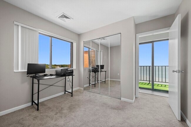 Photo - 295 Lynn Shore Dr Unidad 705