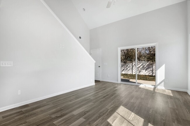 Photo - 100 Billy Robb St