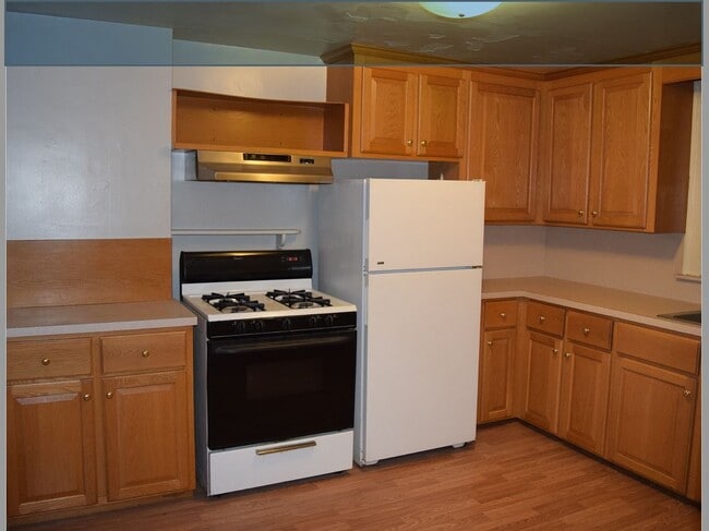 Building Photo - 75 Fuller St Unit 1 Rental