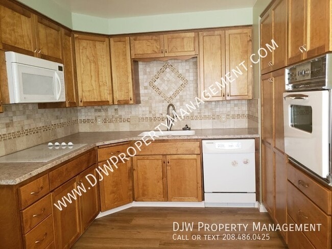 Photo - 624 W Linden St