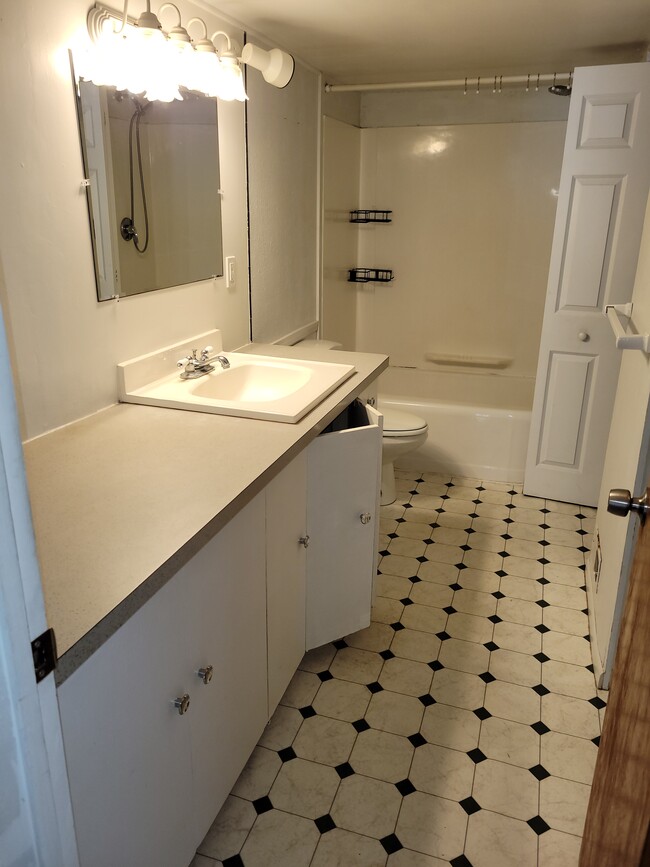 Bathroom - 40 Rootville Rd Unit 40A