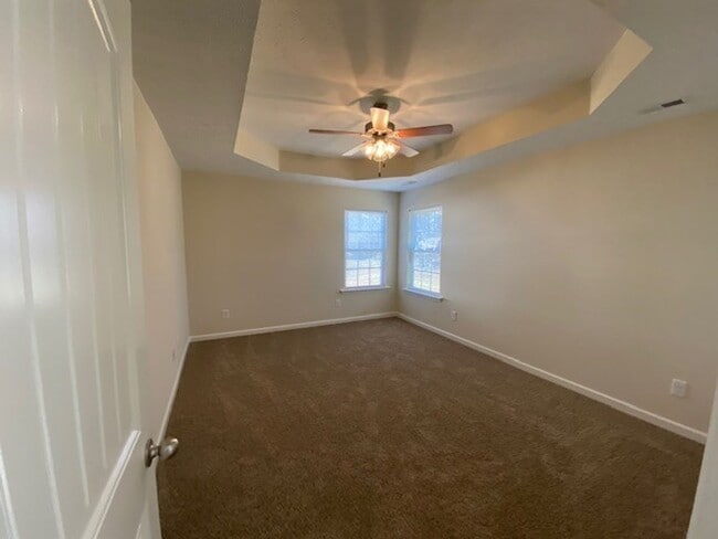 Photo - 3 Bedroom 2 bath with 2 Car Garage Home Fo...