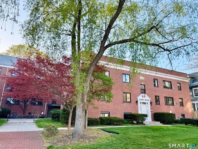 Building Photo - 570 Whitney Ave Unit L3