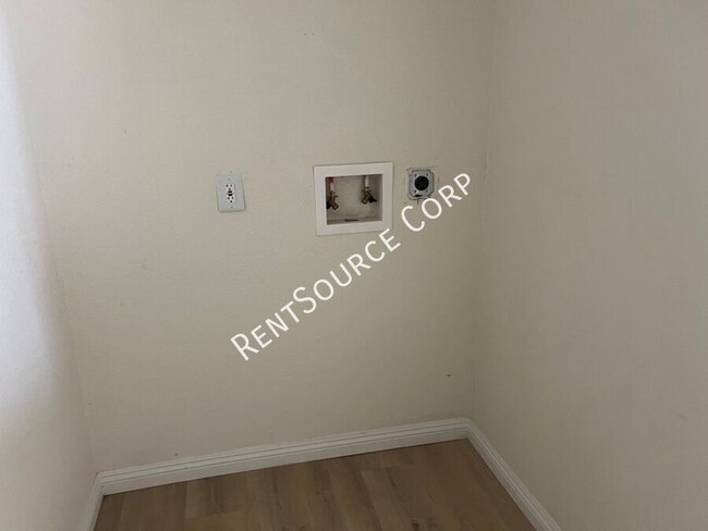 Photo - 21483 Main St Apartment Unit B