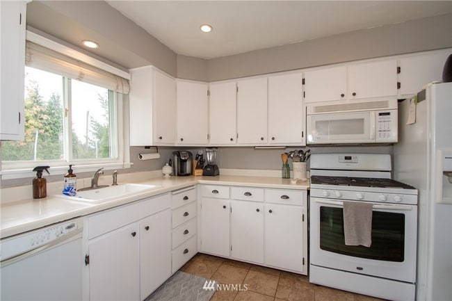 Photo - 3 bed/2 ba House in University Place