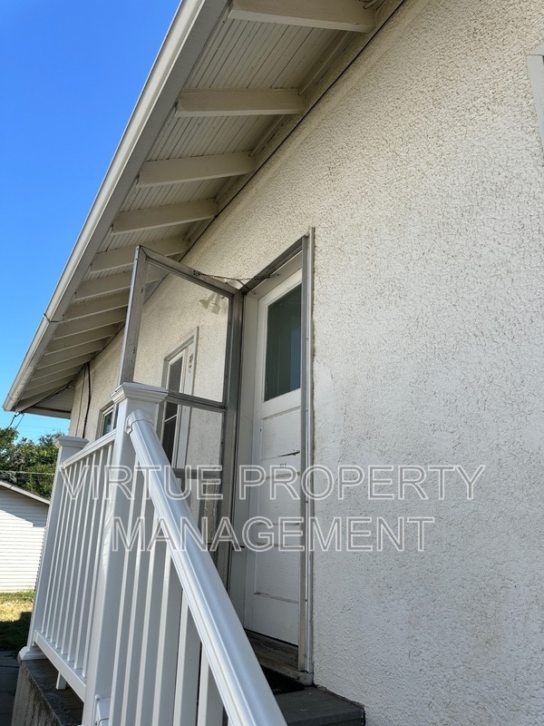 Building Photo - 813 3rd Ave