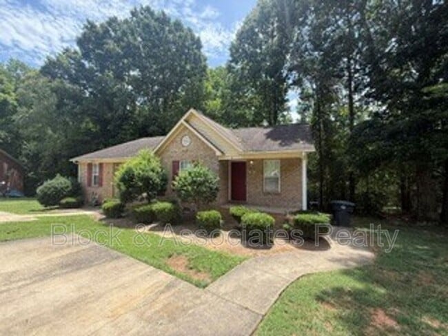 Building Photo - 1819 Saddlewood Ct Unit Apt B