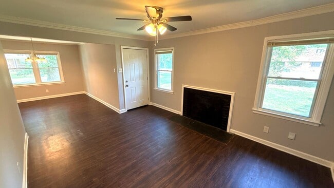 Photo - 875 Enfield Rd