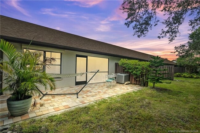 Photo - 1544 SW Silver Pine Way