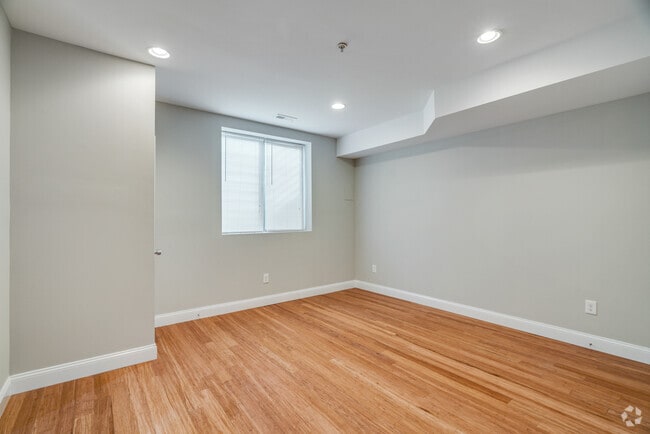 Building Photo - 1014 S 19th St Unit A Rental