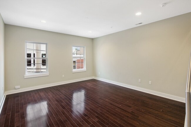 Photo - 2608 Webster St Unit B