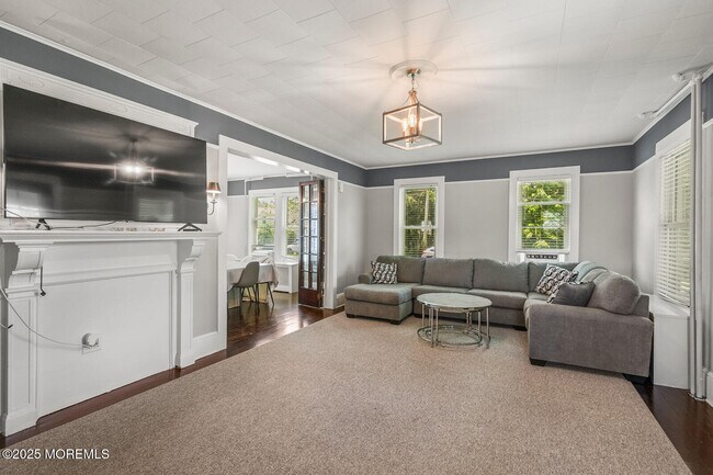 Photo - 496 W Park Ave