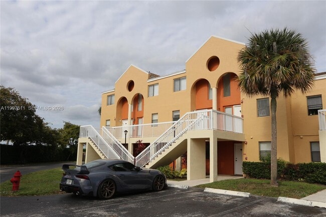 Building Photo - 5200 NW 31st Ave Unit 199